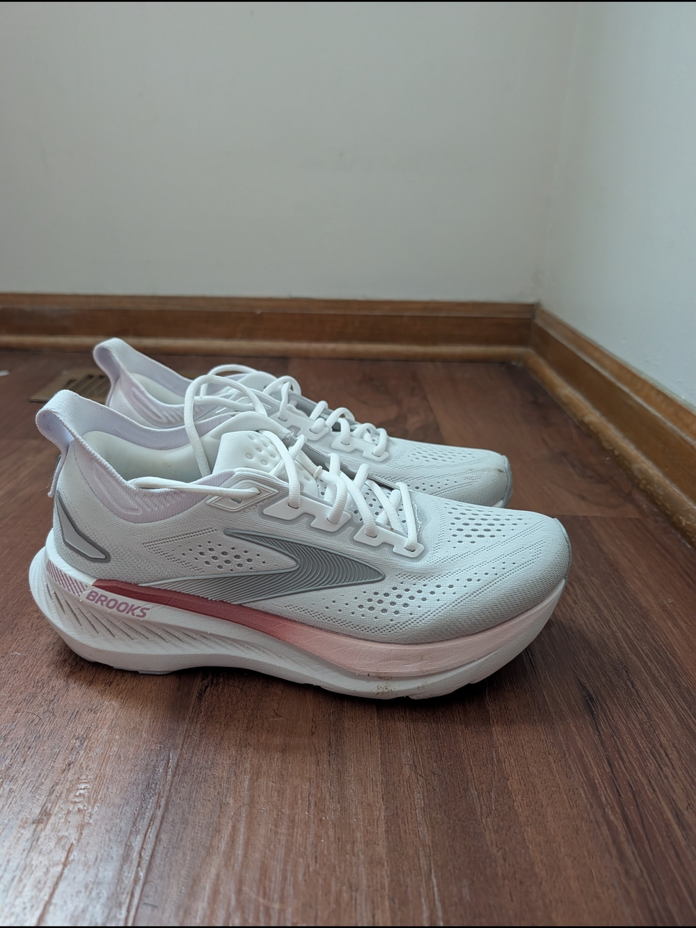 Brooks Glycerin GTS 23 - White/Harbor Mist/Metallic - Women's Size 10 - Picture 8 of 11